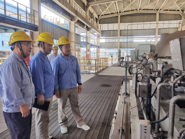 9月8日，公司機(jī)組透平電驅(qū)改造項(xiàng)目小區(qū)赴蒲城清潔能源化工有限責(zé)任公司進(jìn)行對(duì)標(biāo)交流2.jpg