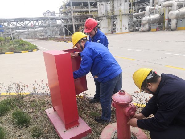 圖2 7月10日，檢查人員檢查人員重點(diǎn)檢查消防器材。設(shè)施.jpg