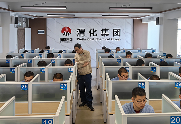 7月初，動力車間組織員工舉行第二季度業(yè)務(wù)考試.jpg